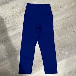 Nike electric blue capri leggings